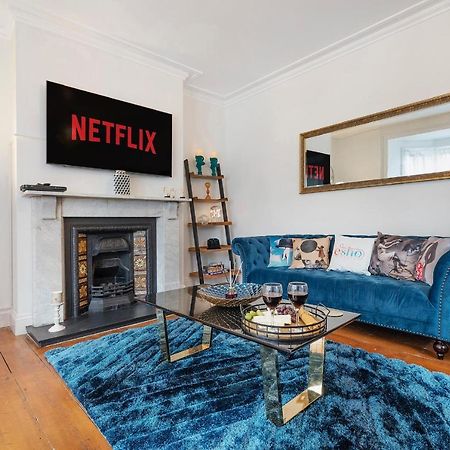 4 Bedroom Home With Garden, Game Room, Parking- Esho Stays 글로스터 외부 사진