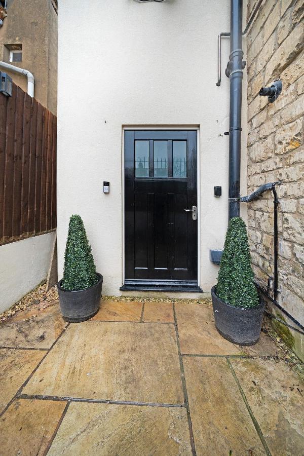 4 Bedroom Home With Garden, Game Room, Parking- Esho Stays 글로스터 외부 사진