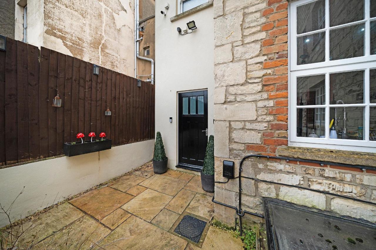 4 Bedroom Home With Garden, Game Room, Parking- Esho Stays 글로스터 외부 사진