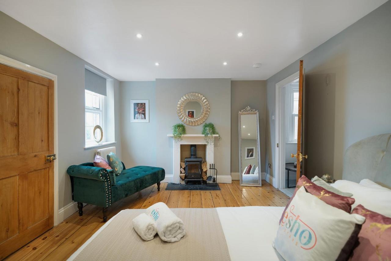 4 Bedroom Home With Garden, Game Room, Parking- Esho Stays 글로스터 외부 사진