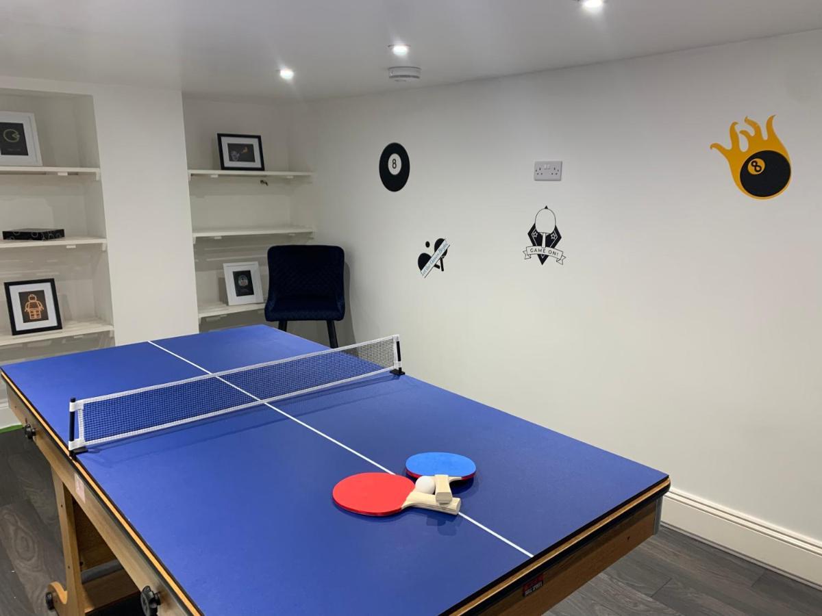 4 Bedroom Home With Garden, Game Room, Parking- Esho Stays 글로스터 외부 사진